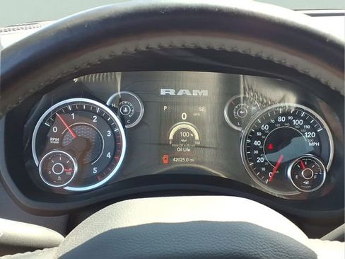 Used 2024 RAM 3500 Big Horn AWD/4WD image 12