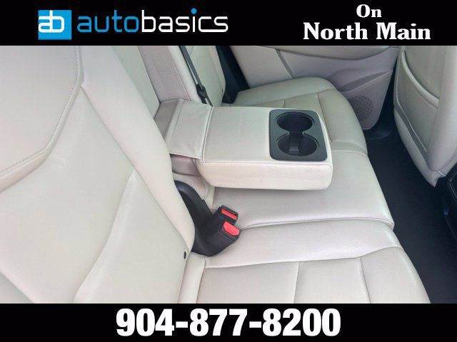 Used 2017 Cadillac XT5 FWD image 40