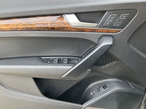Used 2018 Audi Q5 2.0T Premium Plus w/ Premium Plus Package image 14