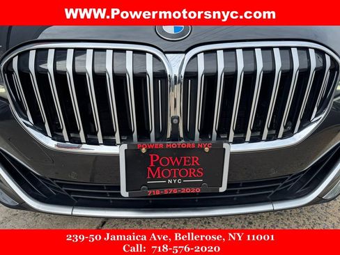 Used 2022 BMW 740i xDrive AWD/4WD image 9