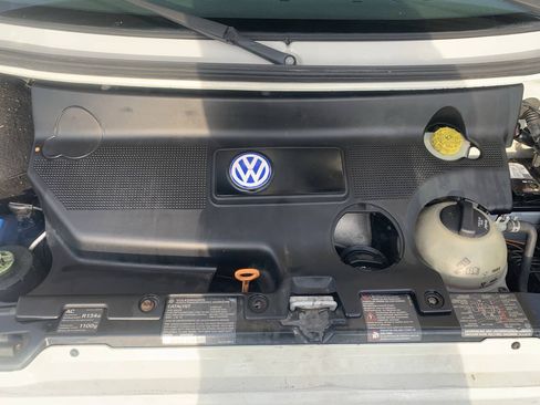 Used 2002 Volkswagen Eurovan MV FWD image 25