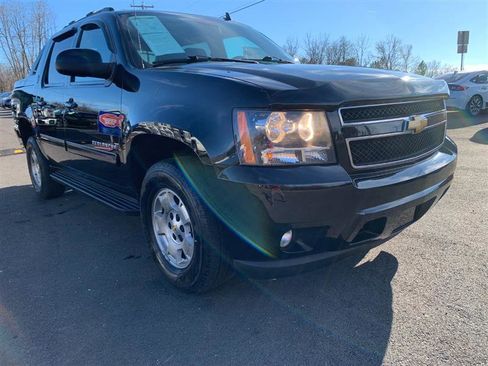 Used 2013 Chevrolet Avalanche LS image 4