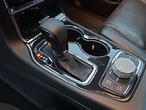 Used 2019 Jeep Grand Cherokee Limited w/ Luxury Group II image 13