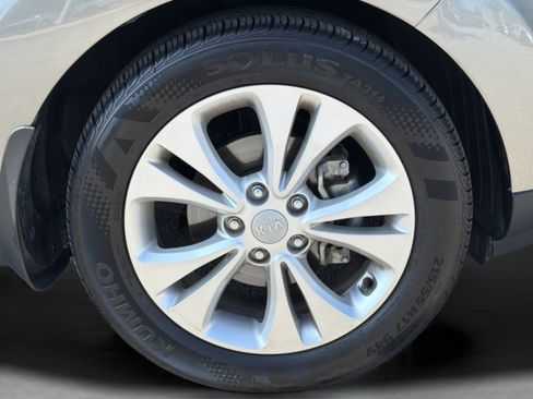 Used 2015 Kia Soul + FWD image 28
