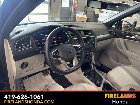 Used 2023 Volkswagen Tiguan SE R-Line image 14