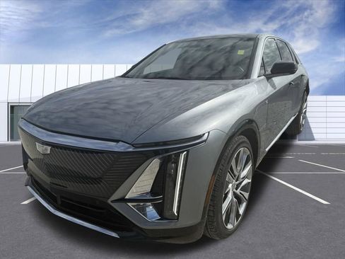 Certified 2024 Cadillac Lyriq Luxury w/ LPO, Floor Liner Package image 6