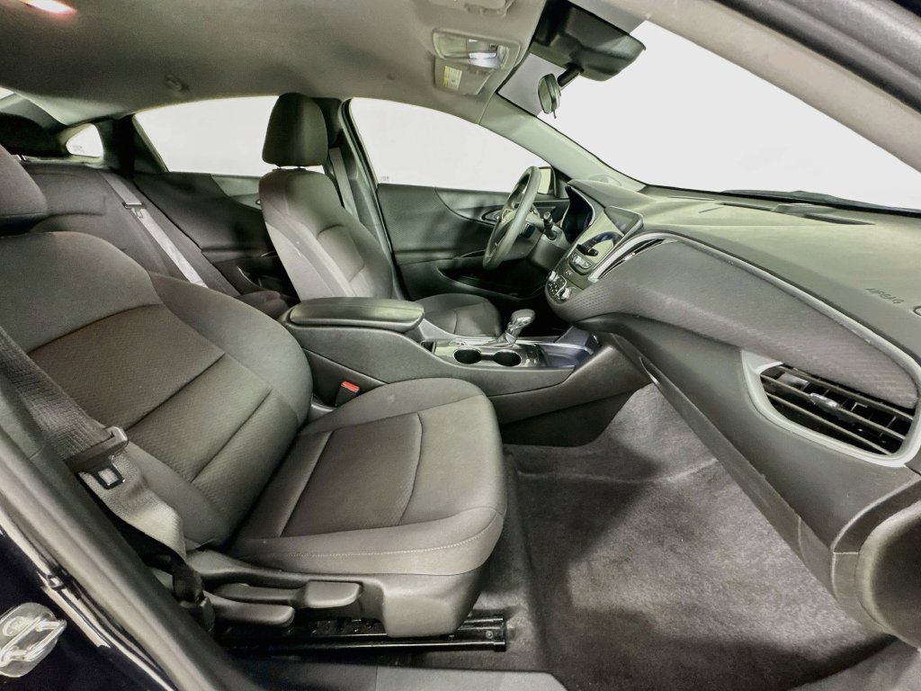 Used 2023 Chevrolet Malibu LT FWD image 33