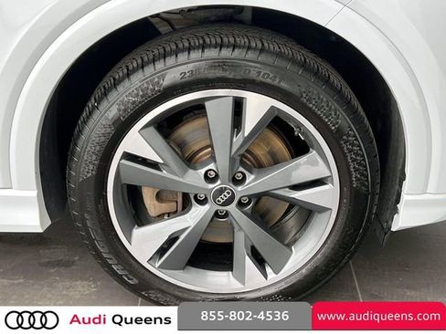 Certified 2022 Audi Q4 e-tron Prestige image 7