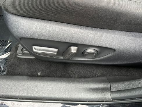 Used 2025 Toyota RAV4 XLE image 23