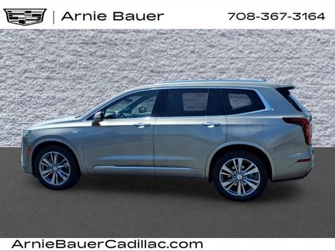 Certified 2022 Cadillac XT6 Premium Luxury w/ Technology Package AWD/4WD image 9
