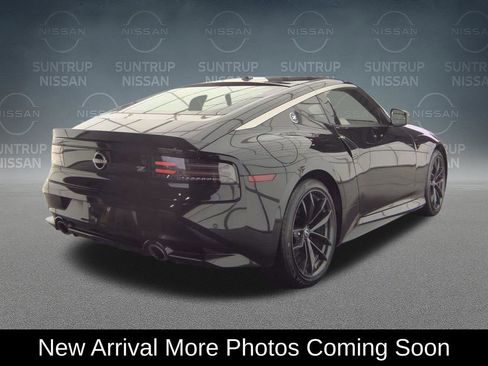 Used 2025 Nissan Z Performance w/ Floor Mat Package RWD image 3