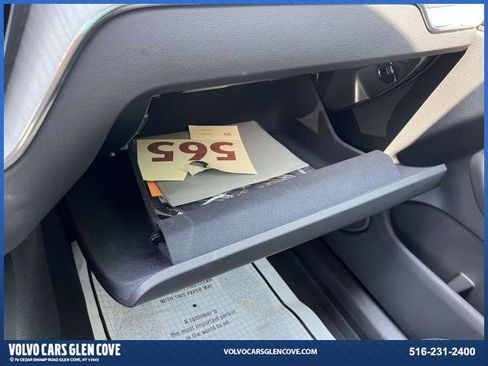 Certified 2025 Volvo XC60 B5 Ultra w/ Protection Package Premier image 34