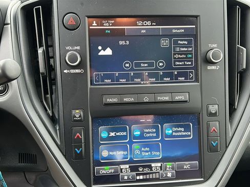 Used 2024 Subaru Crosstrek 2.0i image 15