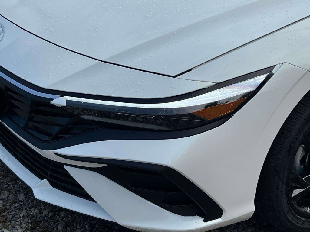 New 2026 Hyundai Elantra SEL Sport FWD image 7