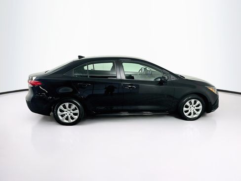 Used 2025 Toyota Corolla LE FWD image 10