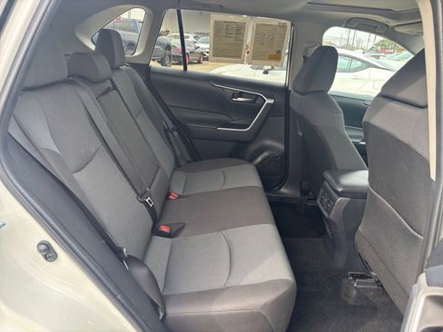 Used 2025 Toyota RAV4 XLE image 27