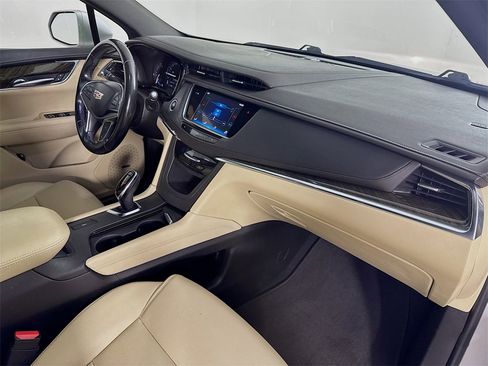 Used 2019 Cadillac XT5 FWD image 28