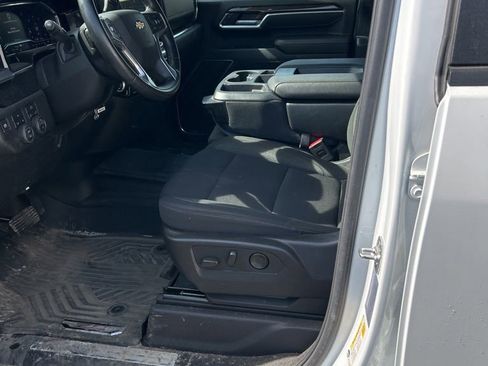 Used 2025 Chevrolet Silverado 2500 LT AWD/4WD image 13