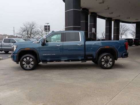 Used 2025 GMC Sierra 2500 Denali w/ Denali Reserve Package image 4