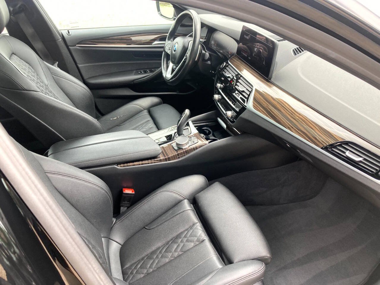 Used 2022 BMW 530i xDrive w/ Premium Package AWD/4WD image 12
