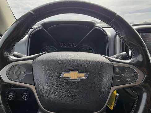 Used 2017 Chevrolet Colorado Z71 AWD/4WD image 12