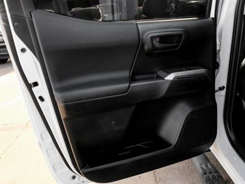 Used 2021 Toyota Tacoma SR5 w/ Trail Edition image 53