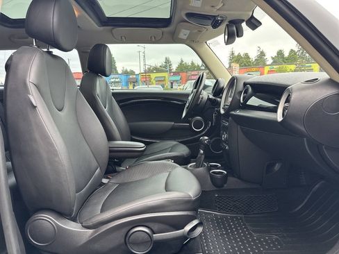 Used 2013 MINI Cooper Clubman FWD image 16