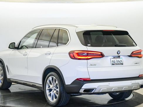 Certified 2022 BMW X5 sDrive40i w/ Premium Package RWD image 2