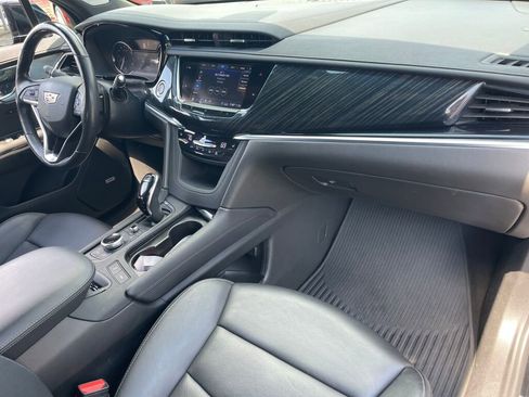 Used 2020 Cadillac XT6 Premium Luxury image 24