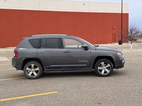 Used 2016 Jeep Compass High Altitude image 2