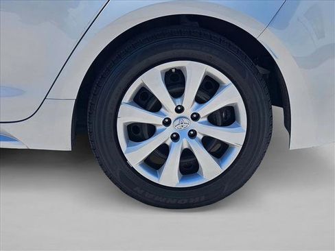 Used 2020 Toyota Corolla LE image 21