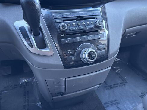 Used 2012 Honda Odyssey Touring Elite image 37