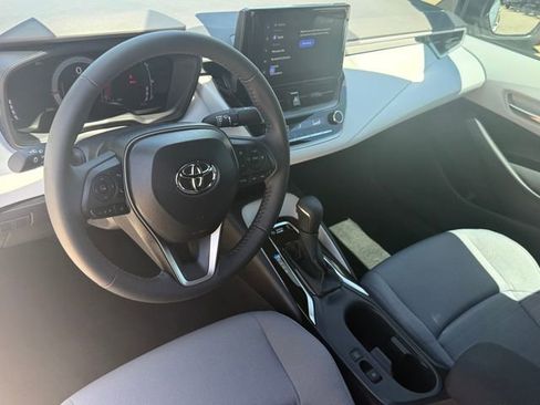 Used 2026 Toyota Corolla SE FWD image 11