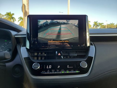 Used 2025 Toyota Corolla Cross AWD Hybrid image 21