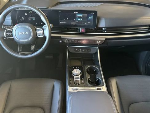 Used 2026 Kia Carnival SX Prestige FWD image 12