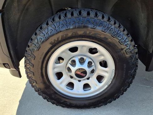 Used 2024 GMC Sierra 2500 Pro w/ Convenience Package AWD/4WD image 21