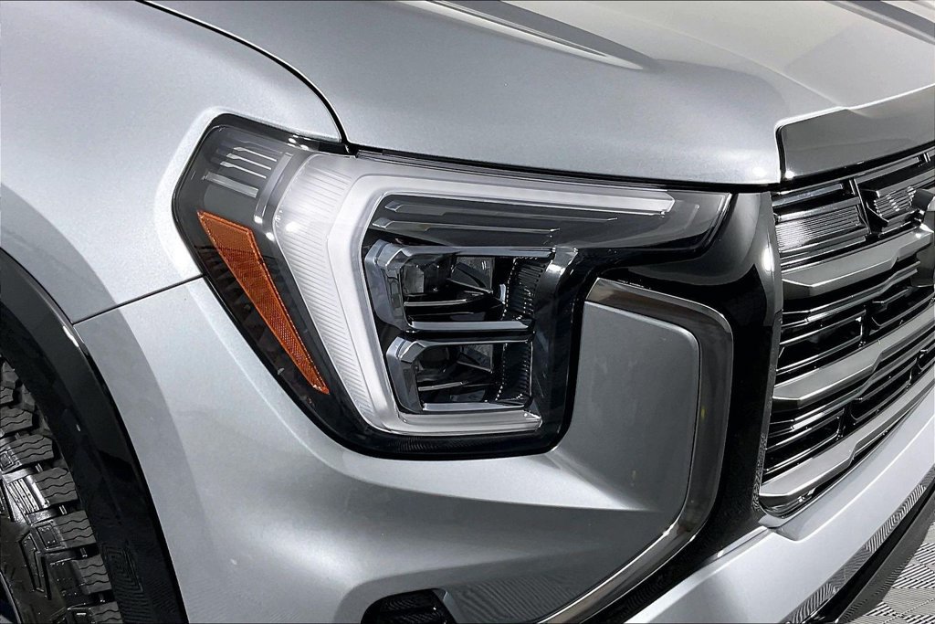 Used 2026 GMC Terrain AT4 w/ Convenience Package III AWD/4WD image 29