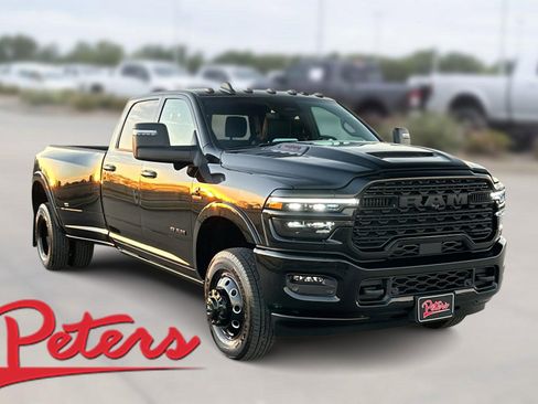 Used 2025 RAM 3500 Limited image 1