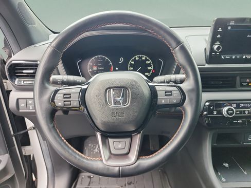 Used 2024 Honda Pilot TrailSport image 10