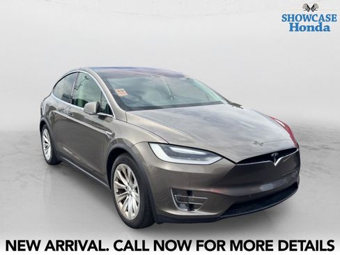Used 2016 Tesla Model X 90D image 6