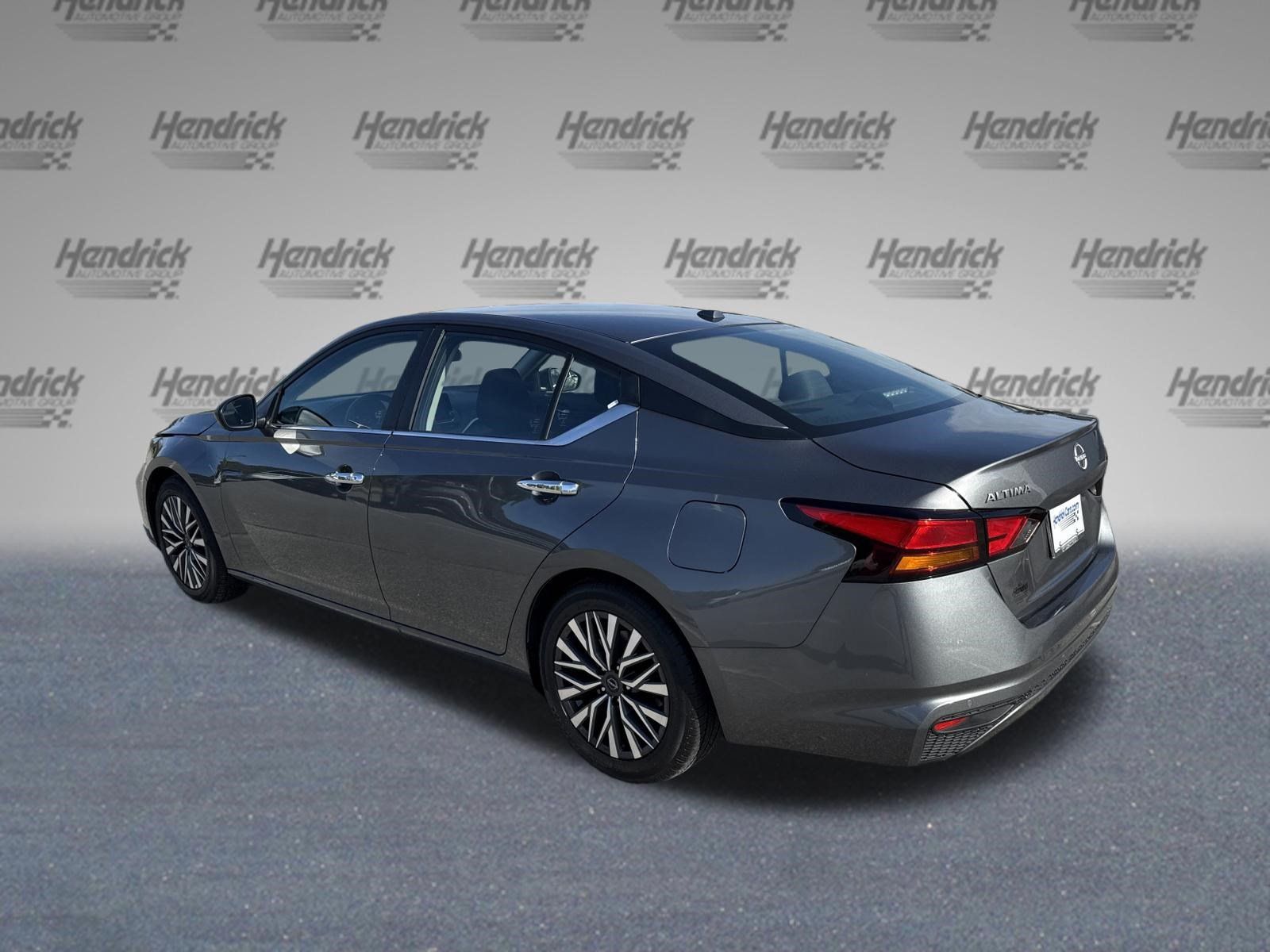 Used 2025 Nissan Altima 2.5 SV FWD image 7