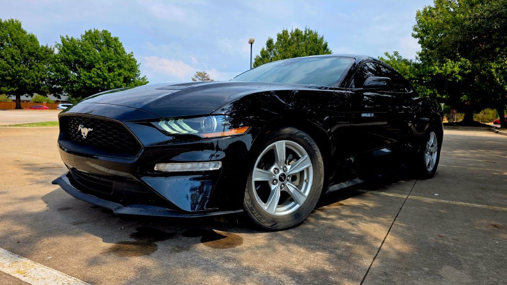 Used 2021 Ford Mustang Coupe RWD image 4