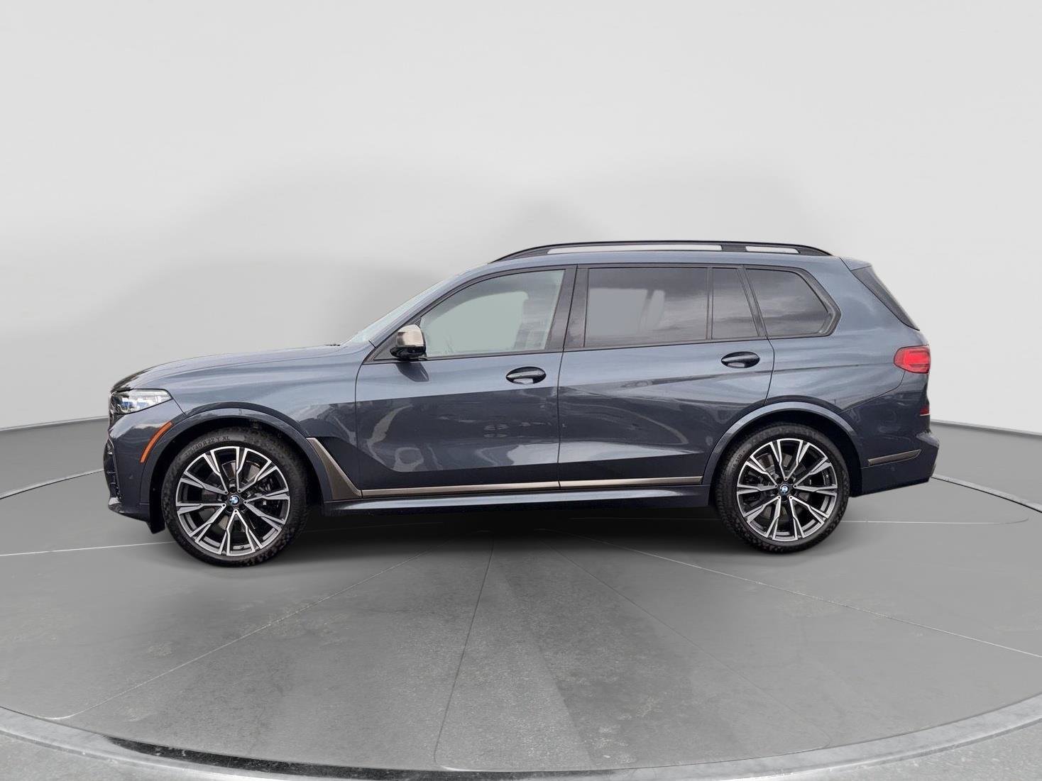 Used 2022 BMW X7 M50i AWD/4WD image 2