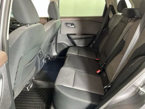 Used 2021 Nissan Rogue SV FWD image 13