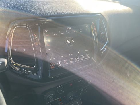 Used 2018 Jeep Compass Limited w/ Safe & Security Group image 9