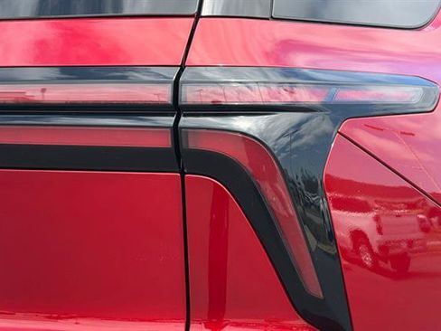 New 2026 Chevrolet Traverse LT w/ Midnight/Sport Edition FWD image 33