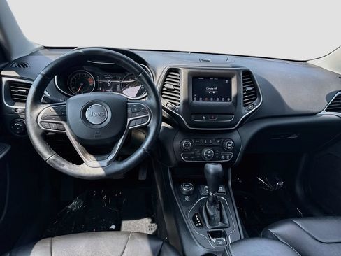 Used 2019 Jeep Cherokee Latitude Plus w/ Comfort/Convenience Group AWD/4WD image 20