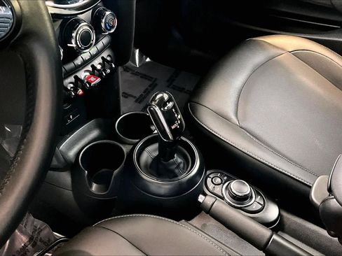 Used 2024 MINI Cooper 2-Door Hardtop w/ Storage Package FWD image 16