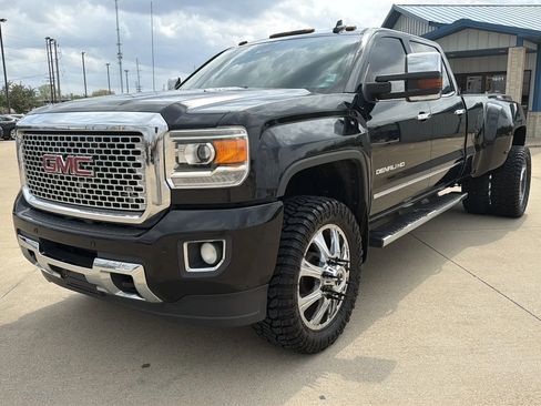 Used 2015 GMC Sierra 3500 Denali w/ Duramax Plus Package image 4