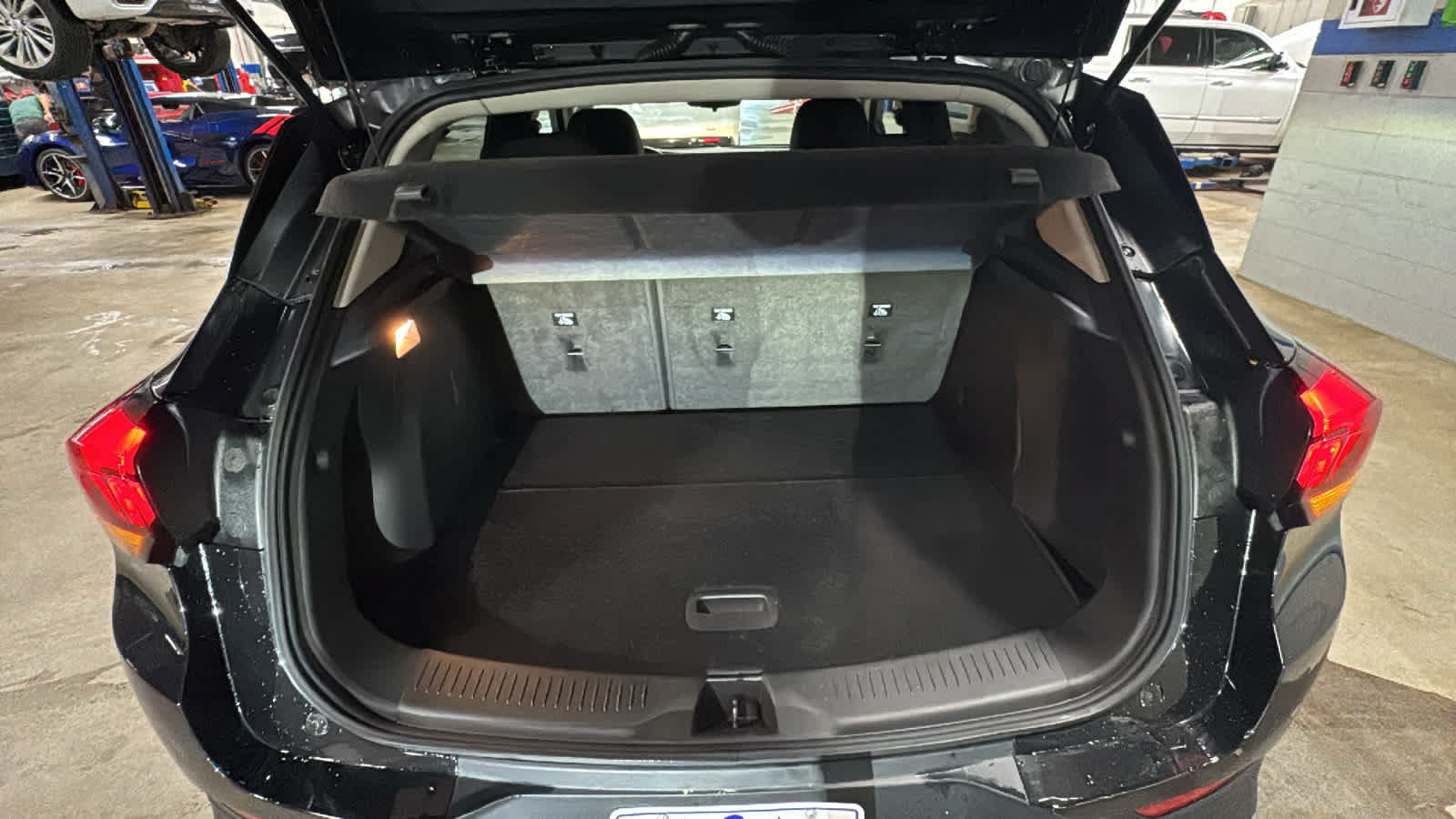 Used 2023 Buick Encore GX Preferred FWD image 29
